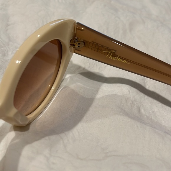 Thelma Dezi Sunglases color: HEAVY CREAM/ HONEY FADED - Picture 2 of 4